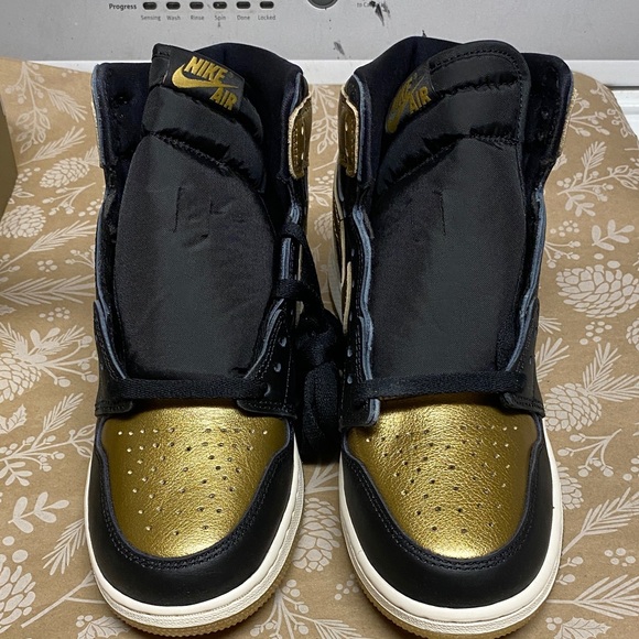 Nike Youth size 7 Black and Gold High-Top Sneakers - Picture 2 of 9